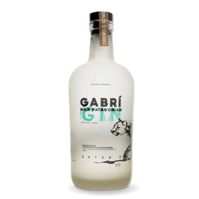 Botella de Gin Gabrí Wild Patagonia 750cc, gin artesanal chileno elaborado con frutos rojos, lemongrass y cilantro.