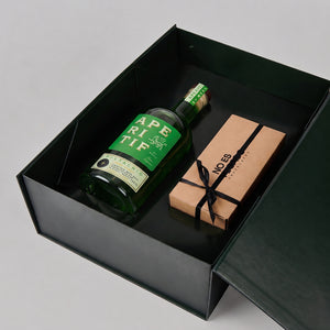 Box Premium Licor Aperitif Pistachio + Caja de Chocolates No Es Pecado